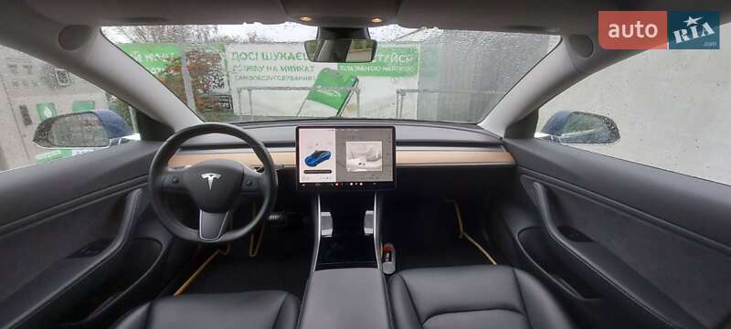 Седан Tesla Model 3 2019 в Ивано-Франковске
