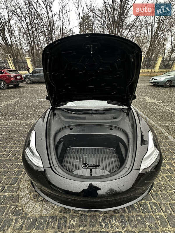 Седан Tesla Model 3 2021 в Днепре