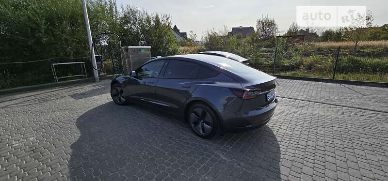 Седан Tesla Model 3 2022 в Дрогобыче