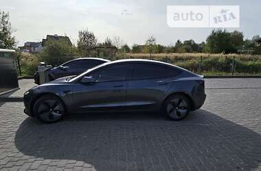 Седан Tesla Model 3 2022 в Дрогобыче