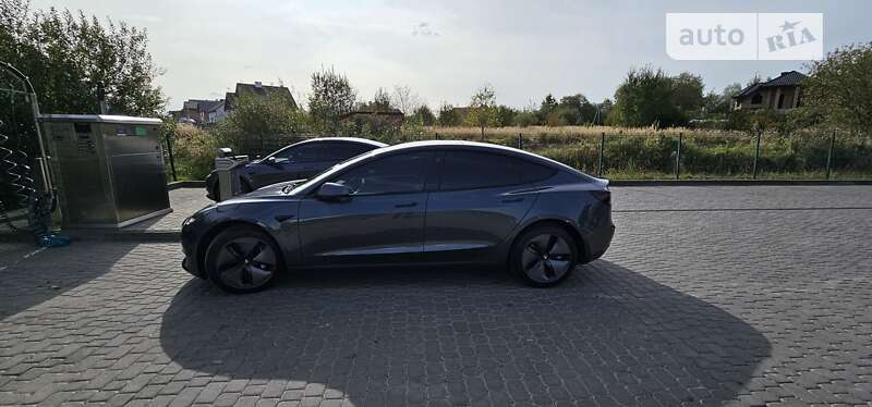Седан Tesla Model 3 2022 в Дрогобыче