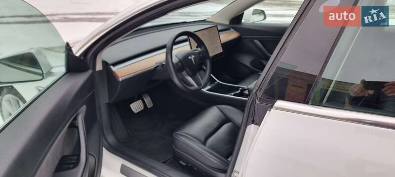 Седан Tesla Model 3 2019 в Києві