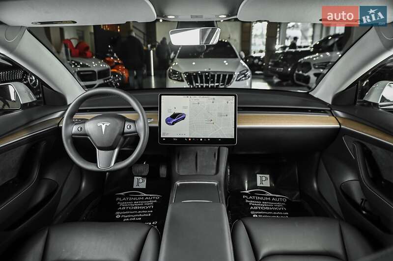 Седан Tesla Model 3 2023 в Одесі