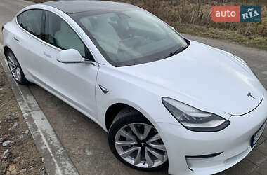 Седан Tesla Model 3 2019 в Львове