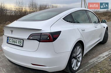 Седан Tesla Model 3 2019 в Львове