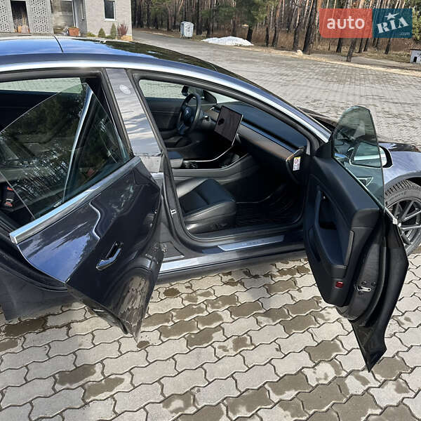 Седан Tesla Model 3 2019 в Костопілі