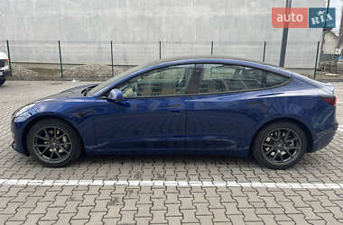 Седан Tesla Model 3 2021 в Ивано-Франковске