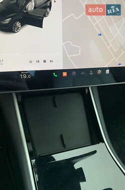 Седан Tesla Model 3 2019 в Львове