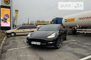 Седан Tesla Model 3 2021 в Києві