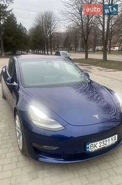 Седан Tesla Model 3 2019 в Ровно