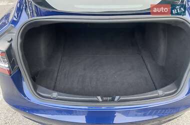 Седан Tesla Model 3 2019 в Ровно