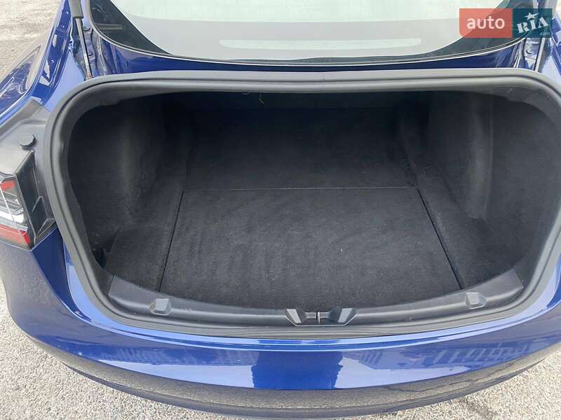Седан Tesla Model 3 2019 в Рівному