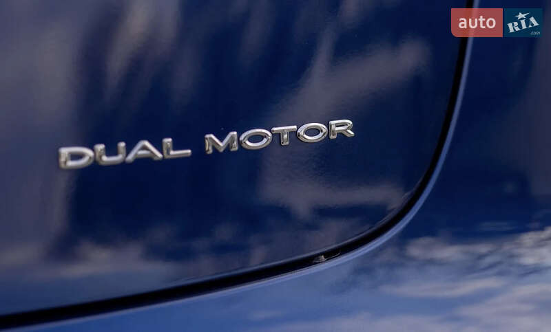 Седан Tesla Model 3 2022 в Виннице