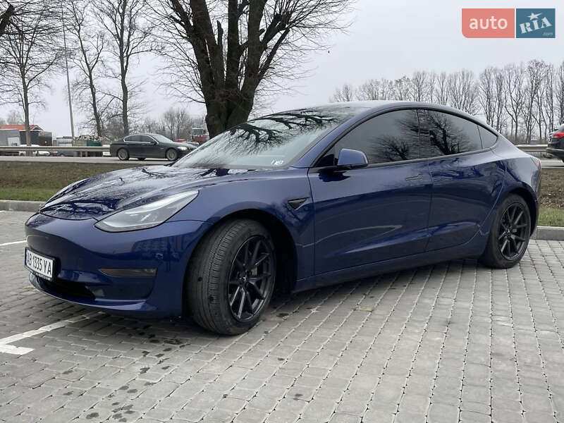 Седан Tesla Model 3 2022 в Виннице
