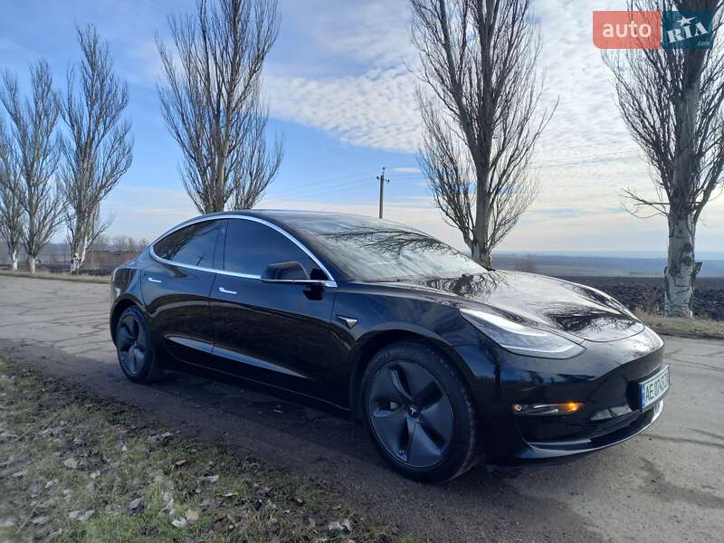 Седан Tesla Model 3 2018 в 