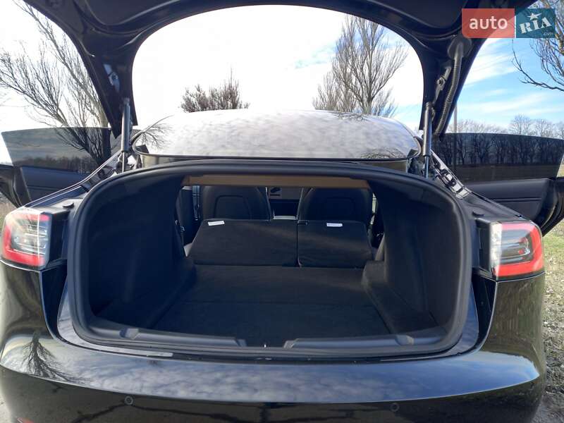 Седан Tesla Model 3 2018 в Днепре