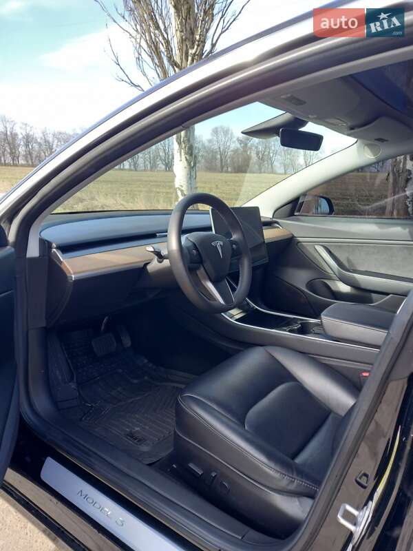 Седан Tesla Model 3 2018 в Днепре
