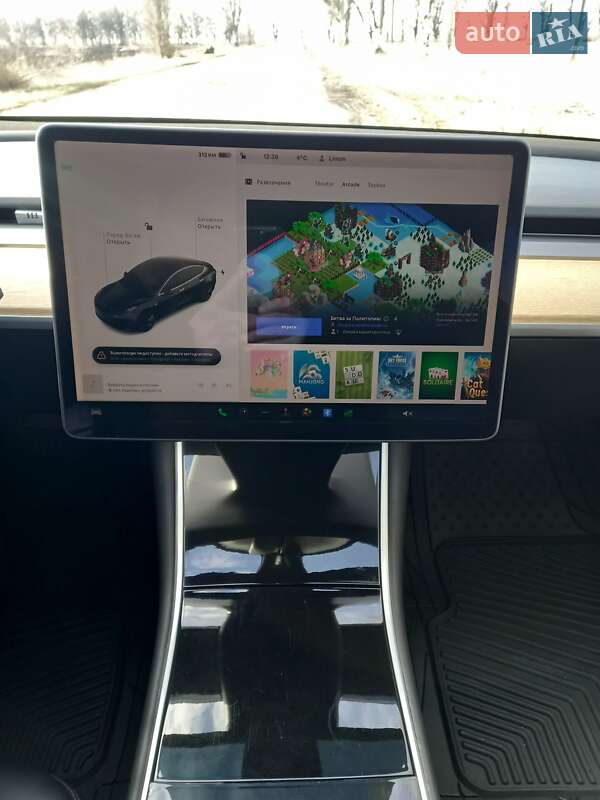 Седан Tesla Model 3 2018 в Дніпрі фото 12 Седан Tesla Model 3 2018 в Дніпрі