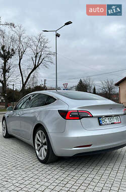 Седан Tesla Model 3 2018 в Львові