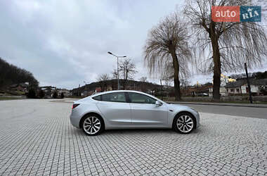 Седан Tesla Model 3 2018 в Львові