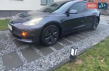 Седан Tesla Model 3 2021 в Ужгороде