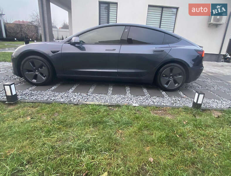 Седан Tesla Model 3 2021 в Ужгороді