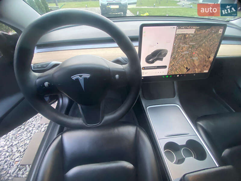 Седан Tesla Model 3 2021 в Ужгороді