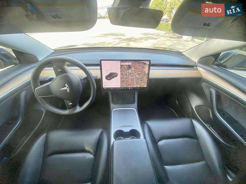 Седан Tesla Model 3 2021 в Ужгороді