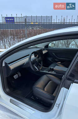 Седан Tesla Model 3 2020 в Киеве