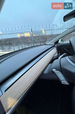 Седан Tesla Model 3 2020 в Киеве