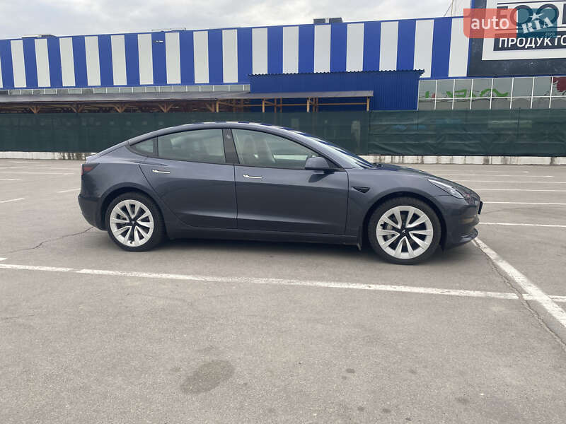 Седан Tesla Model 3 2023 в Дніпрі