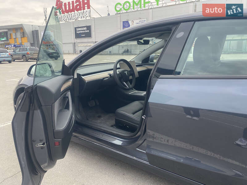 Седан Tesla Model 3 2023 в Дніпрі