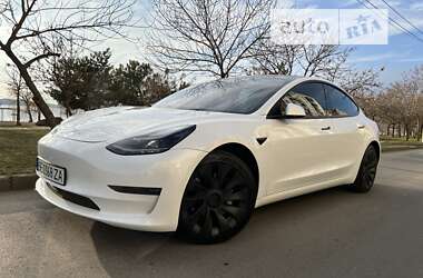 Седан Tesla Model 3 2022 в Николаеве