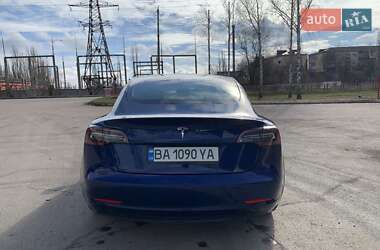 Седан Tesla Model 3 2022 в Кропивницькому