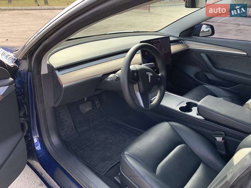 Седан Tesla Model 3 2022 в Кропивницькому