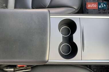 Седан Tesla Model 3 2022 в Кропивницькому