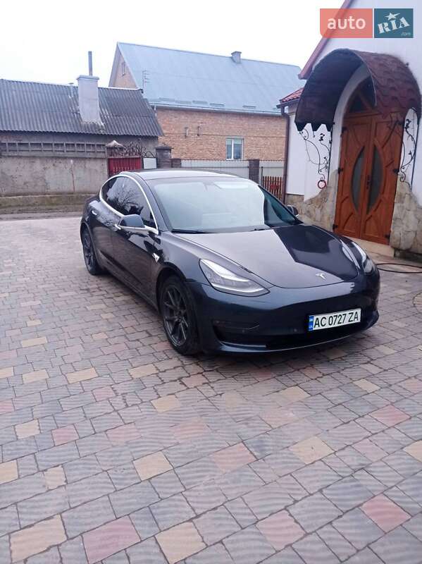 Tesla Model 3 2018