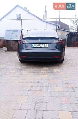 Седан Tesla Model 3 2018 в Львове