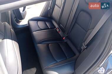Седан Tesla Model 3 2018 в Львове