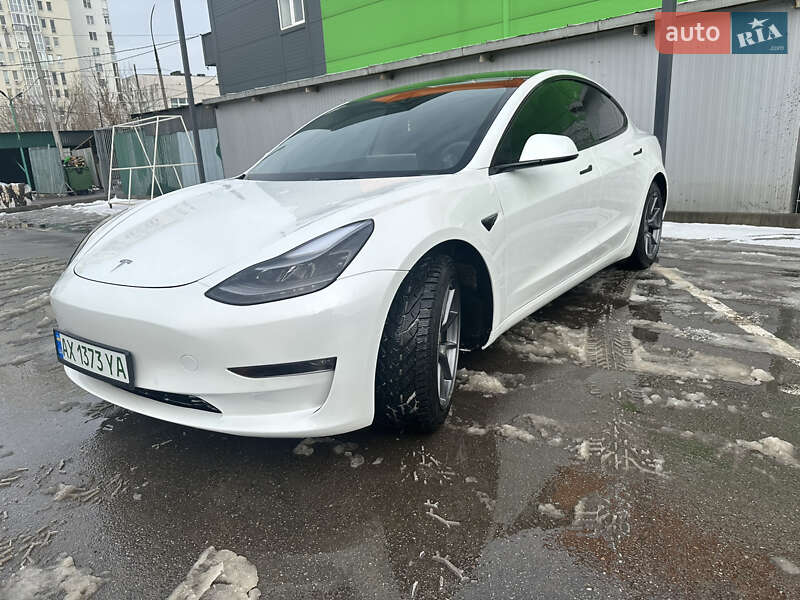 Tesla Model 3 2022