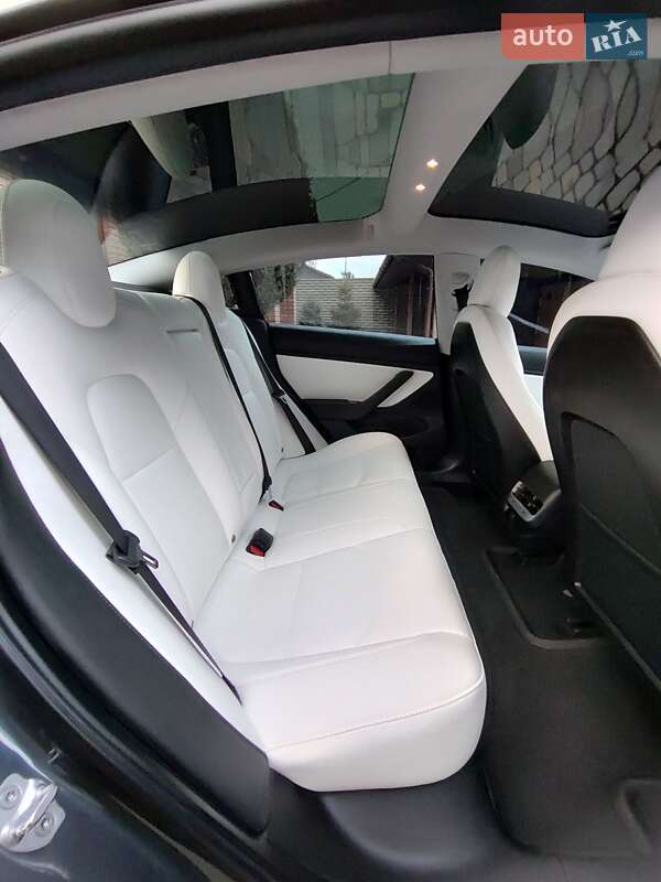 Седан Tesla Model 3 2019 в Запоріжжі
