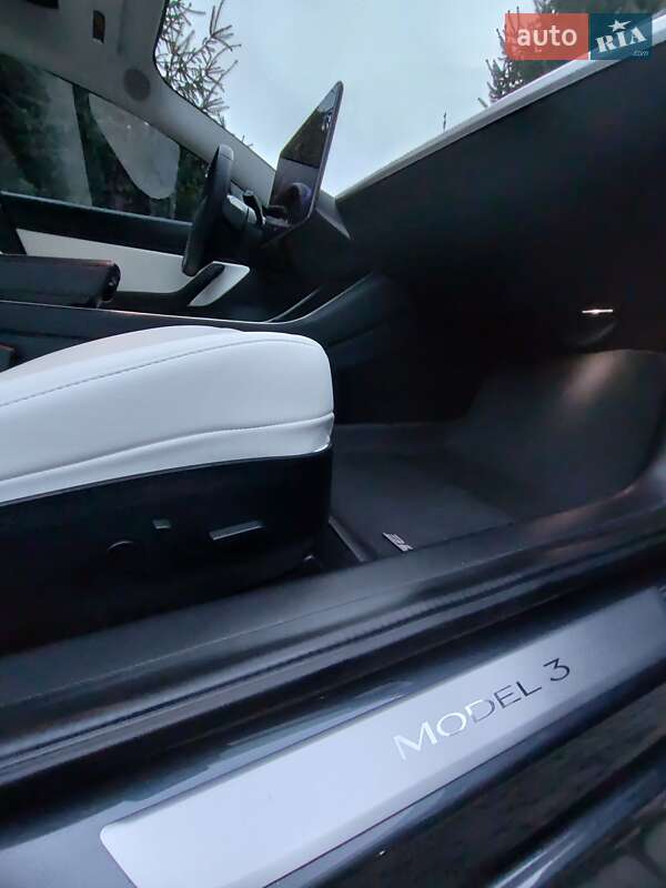 Седан Tesla Model 3 2019 в Запоріжжі