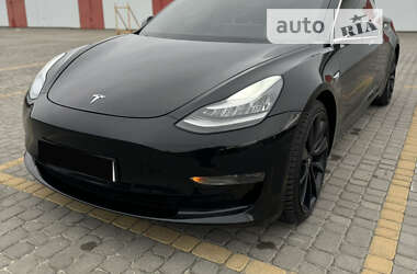 Седан Tesla Model 3 2019 в Львове