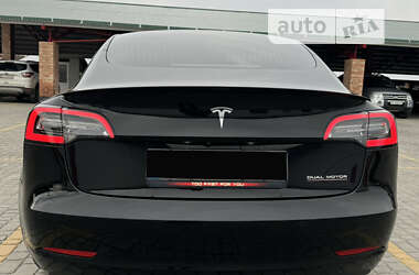 Седан Tesla Model 3 2019 в Львове