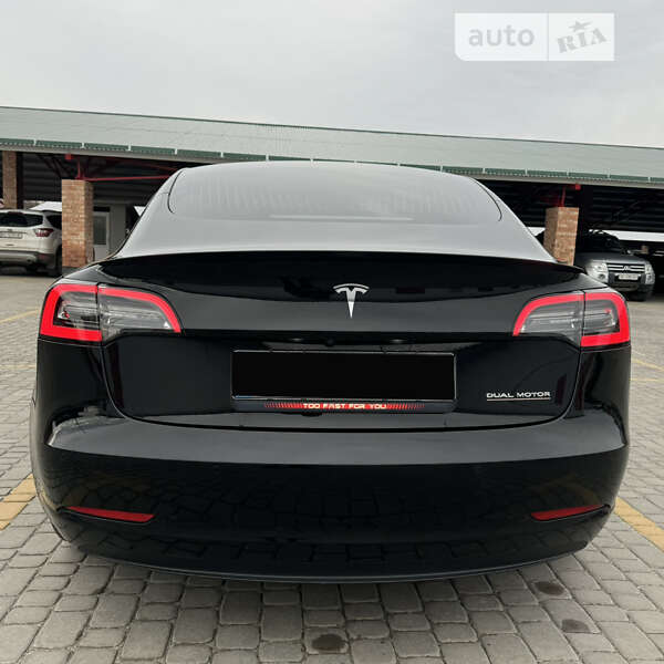 Седан Tesla Model 3 2019 в Львове