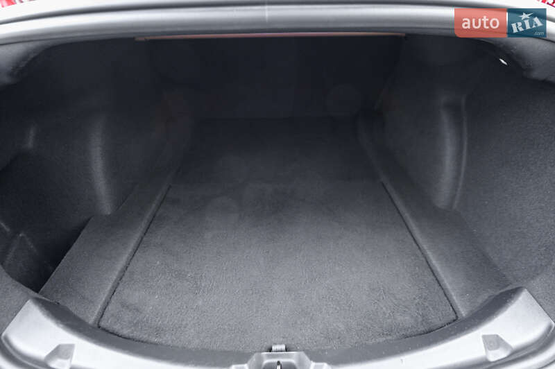 Седан Tesla Model 3 2019 в Львове