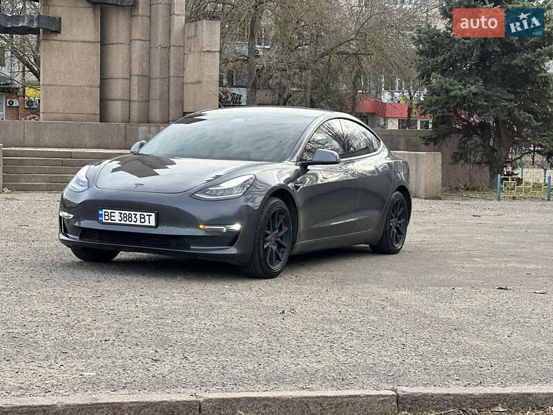Седан Tesla Model 3 2019 в Николаеве