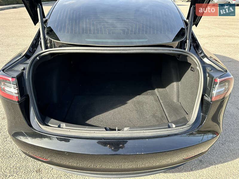 Седан Tesla Model 3 2018 в Днепре