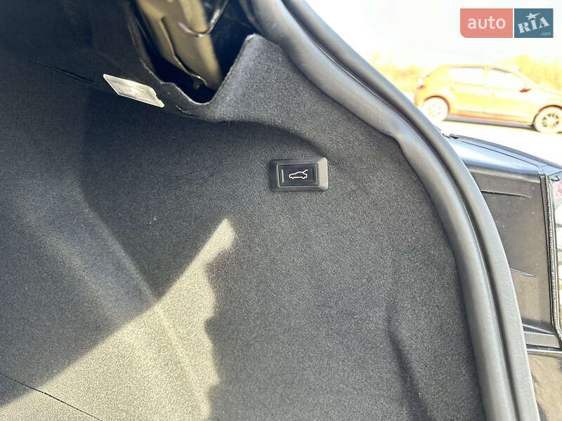 Седан Tesla Model 3 2018 в Днепре