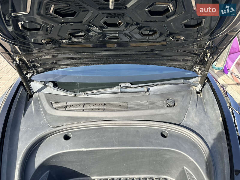 Седан Tesla Model 3 2018 в Днепре